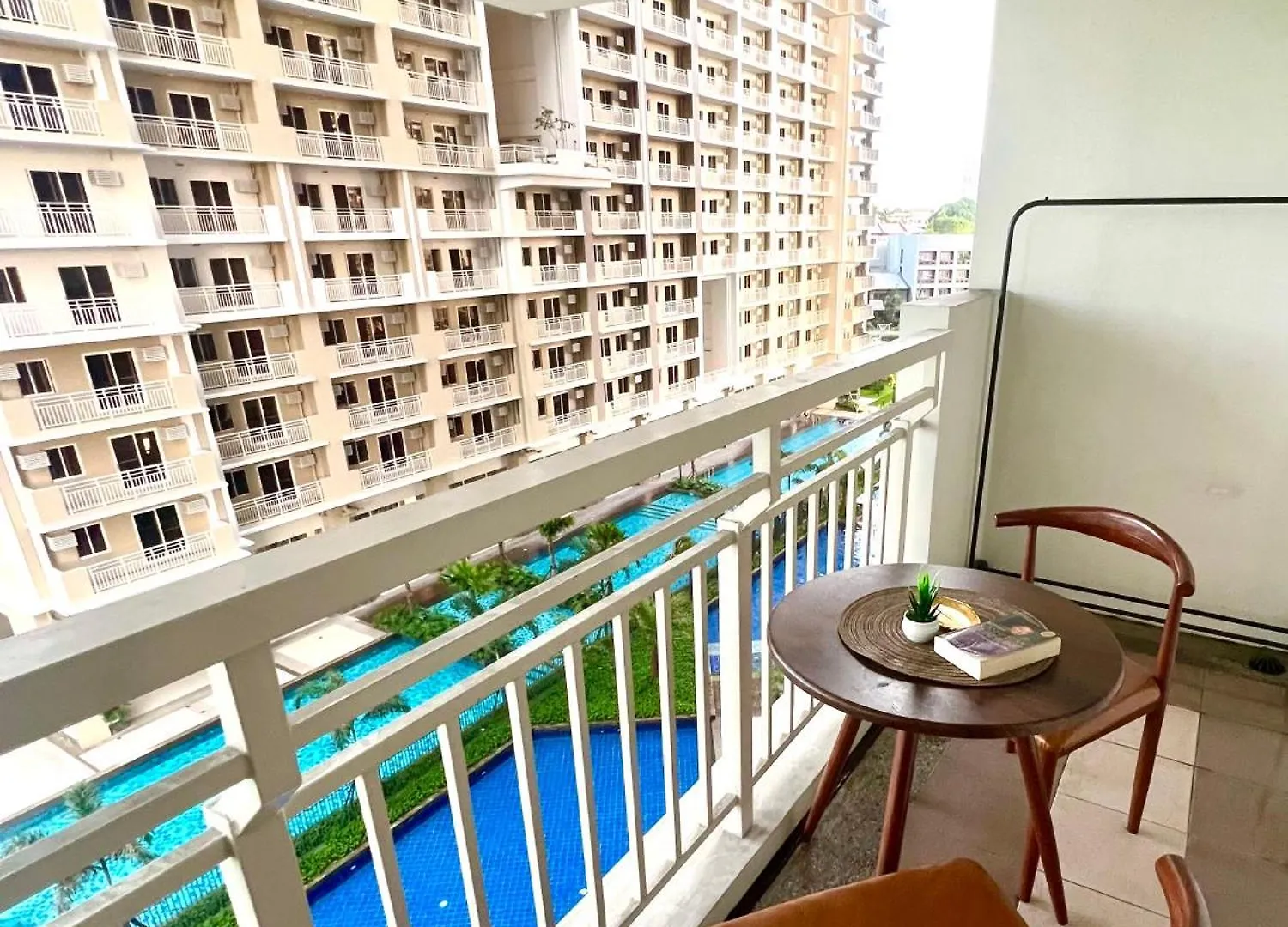 Brixton Place, Weston Tower Manila